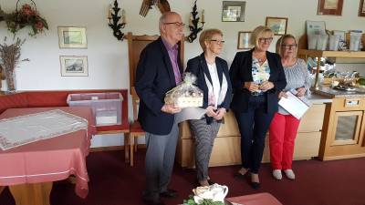 Birgit Heitland und Gabriele Rauxloh bei der Ehrung von Hans Seebck f 35 Jahre und Ingrid Neidig fr 25 Jahre CDU Mitgliedschaft